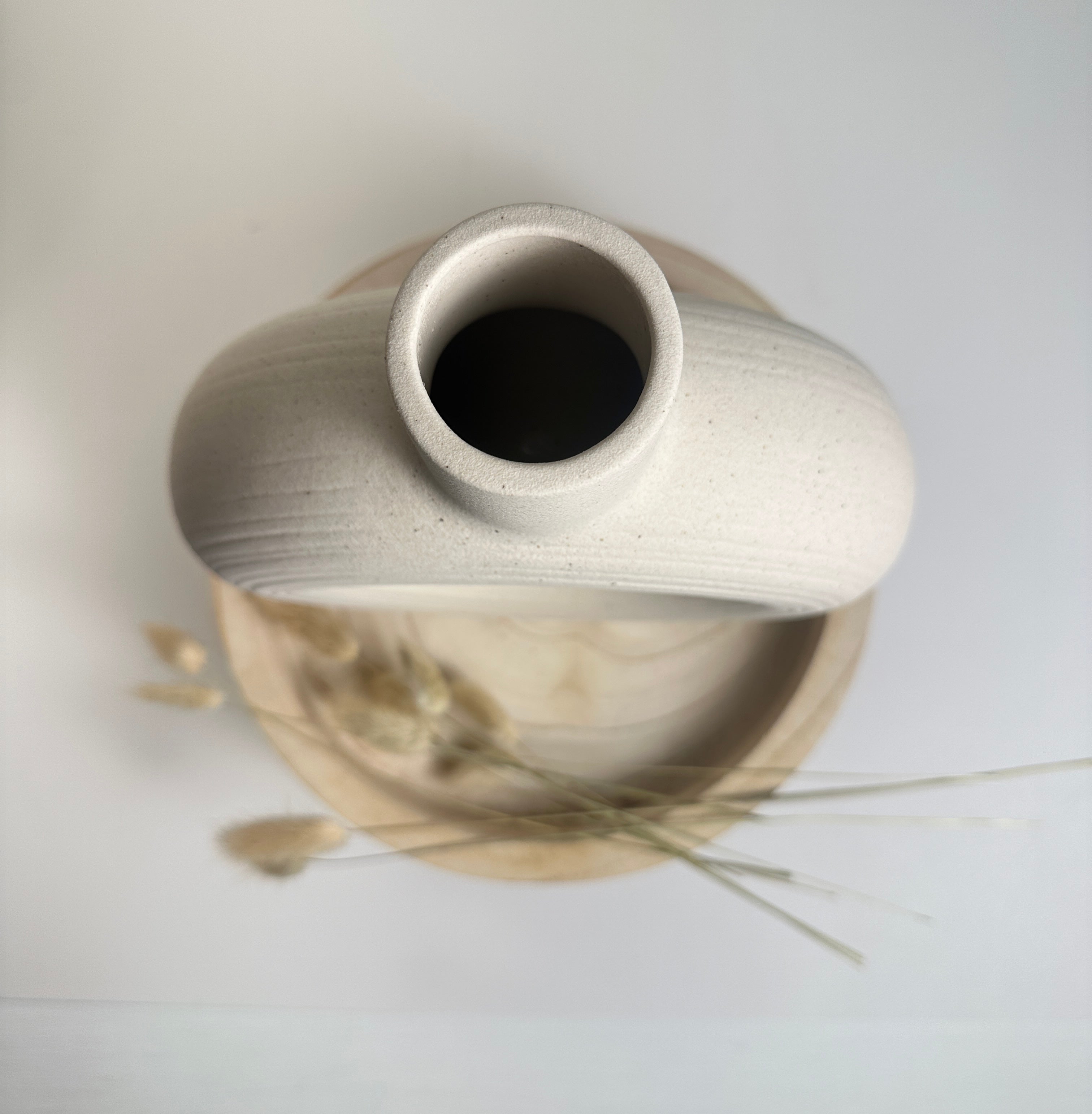 Minimalist Donut Ceramic Vase Sand Color 9.5"