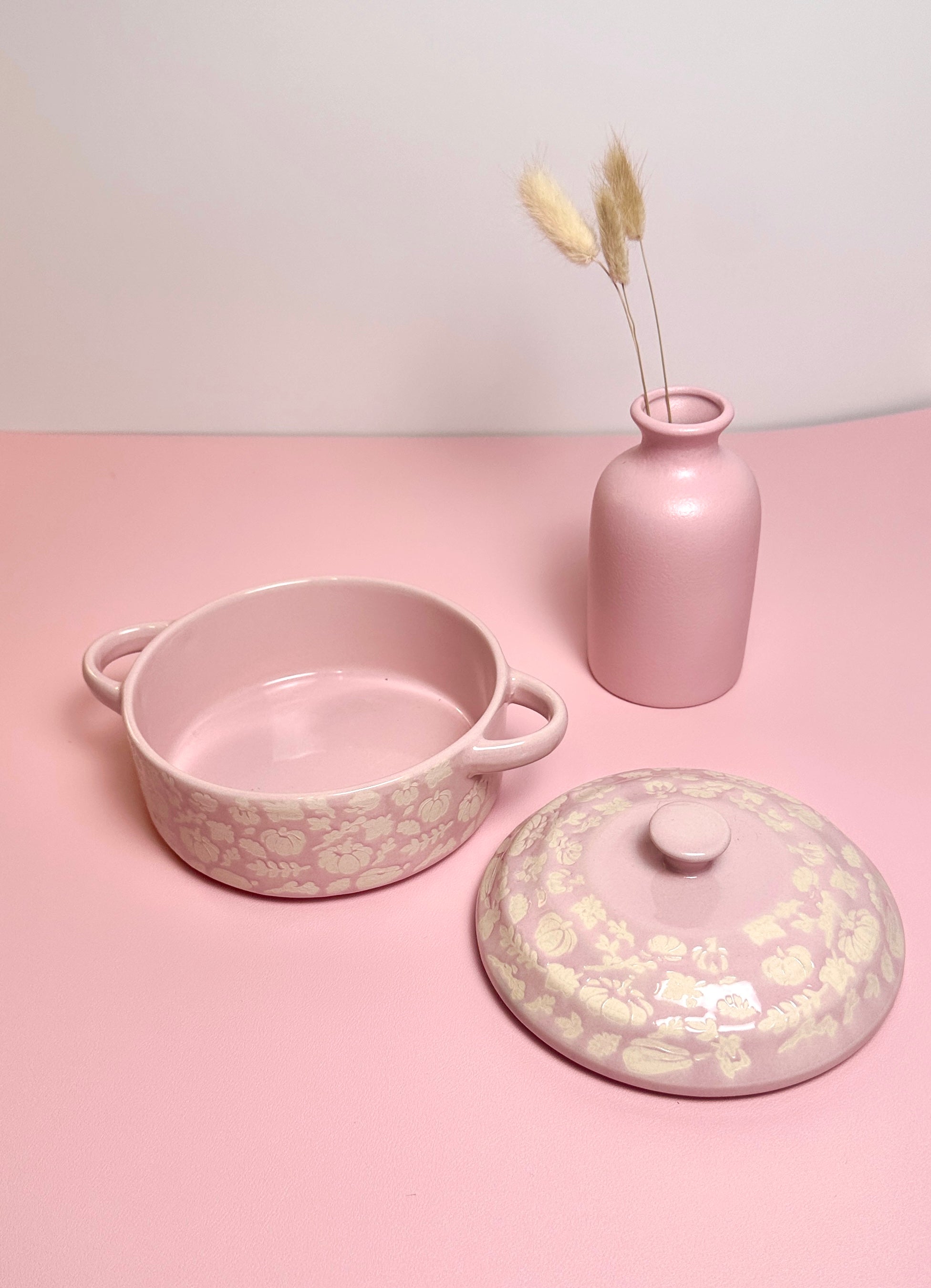 Pink Covered Brie Mini Baker (Stoneware) with Spreader (Stainless Steel & Wood Handle 6.5 inch)