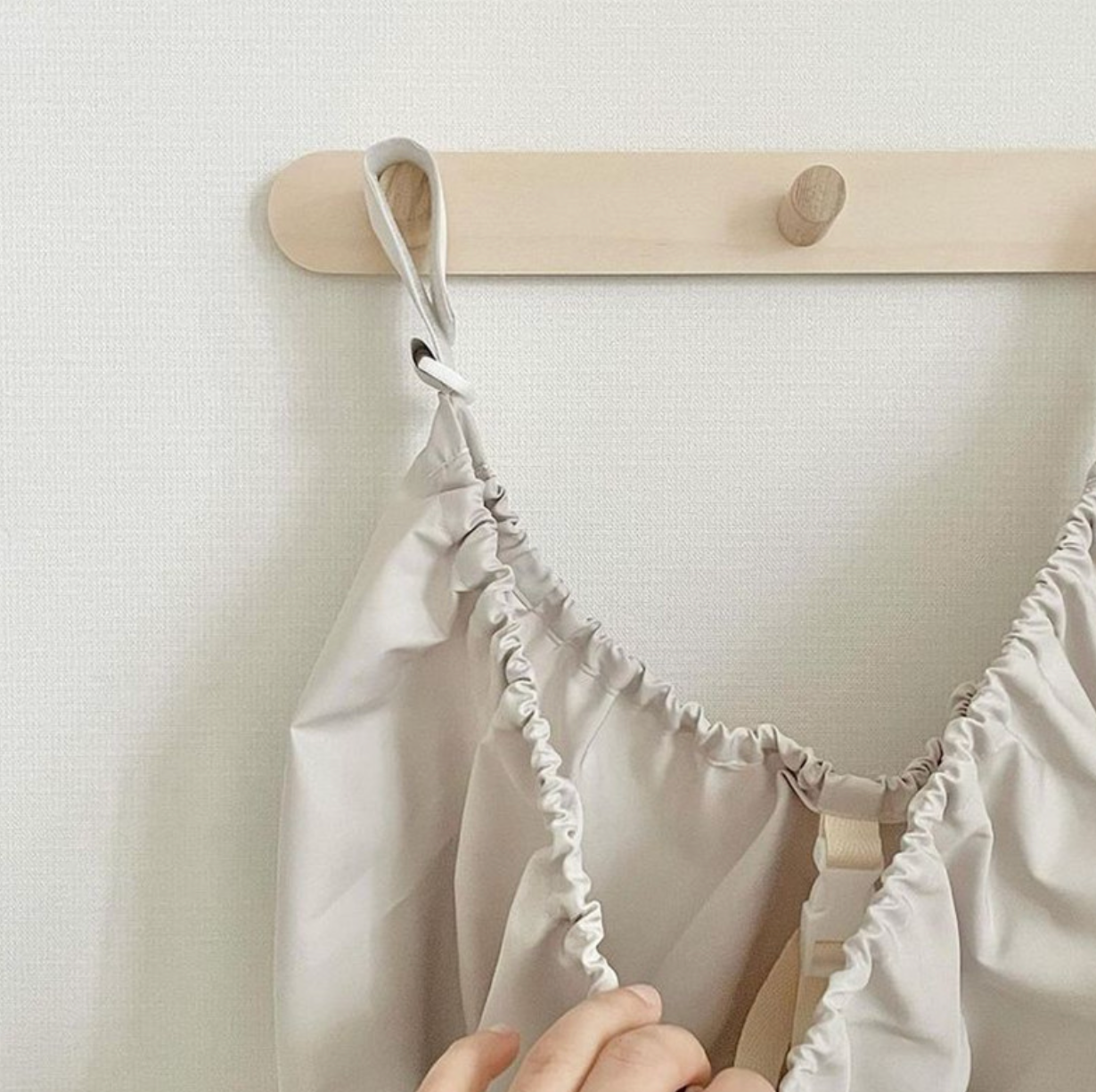 Baby Stroller Organizer Bag, White Waterproof Nylon Storage Pouch with Cute Bear Design, Universal Hanging Diaper Caddy