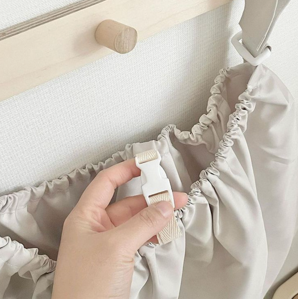 Baby Stroller Organizer Bag, White Waterproof Nylon Storage Pouch with Cute Bear Design, Universal Hanging Diaper Caddy