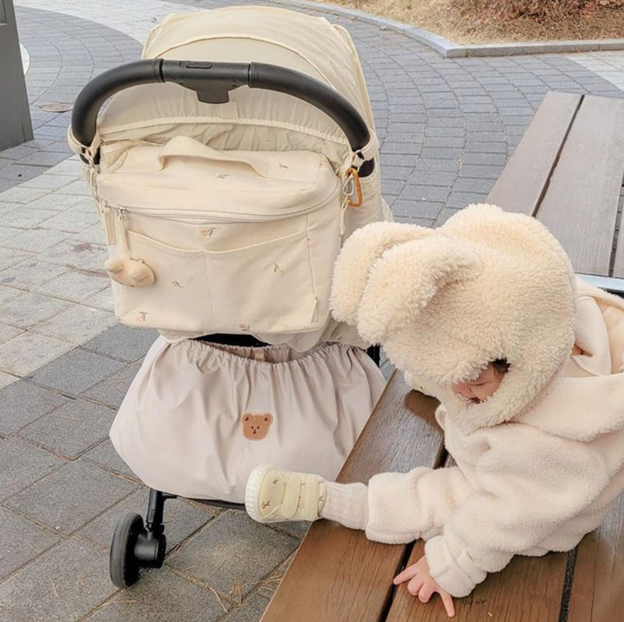 Baby Stroller Organizer Bag, White Waterproof Nylon Storage Pouch with Cute Bear Design, Universal Hanging Diaper Caddy