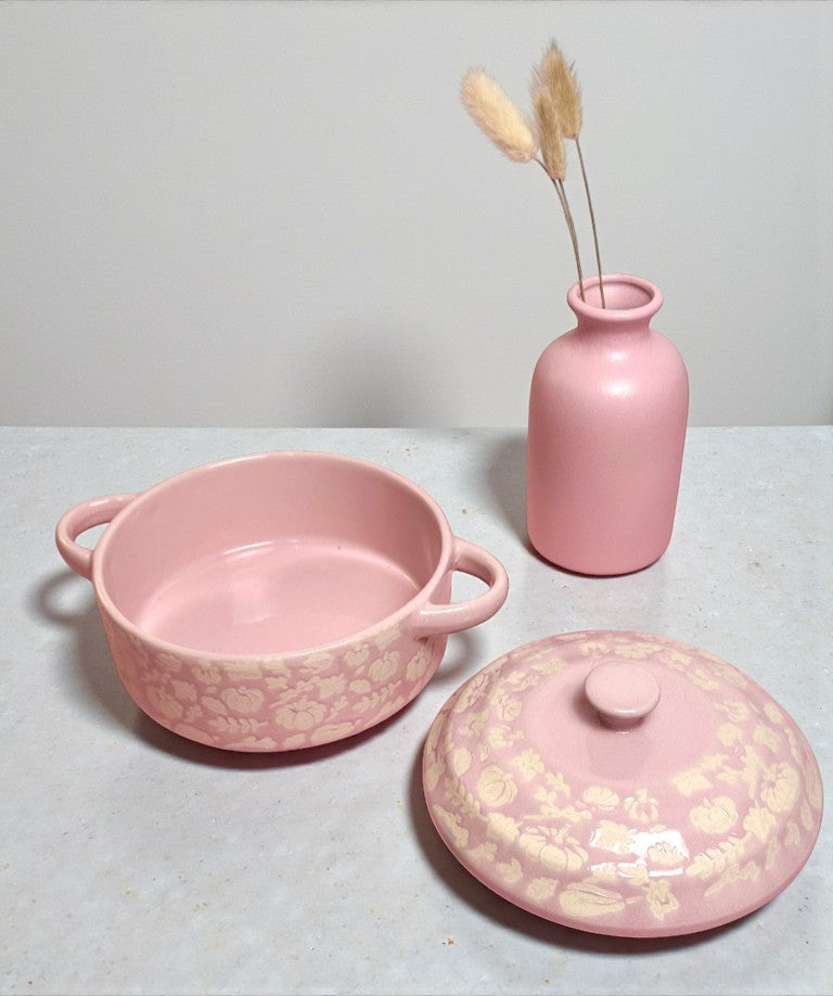 Pink Covered Brie Mini Baker (Stoneware) with Spreader (Stainless Steel & Wood Handle 6.5 inch)