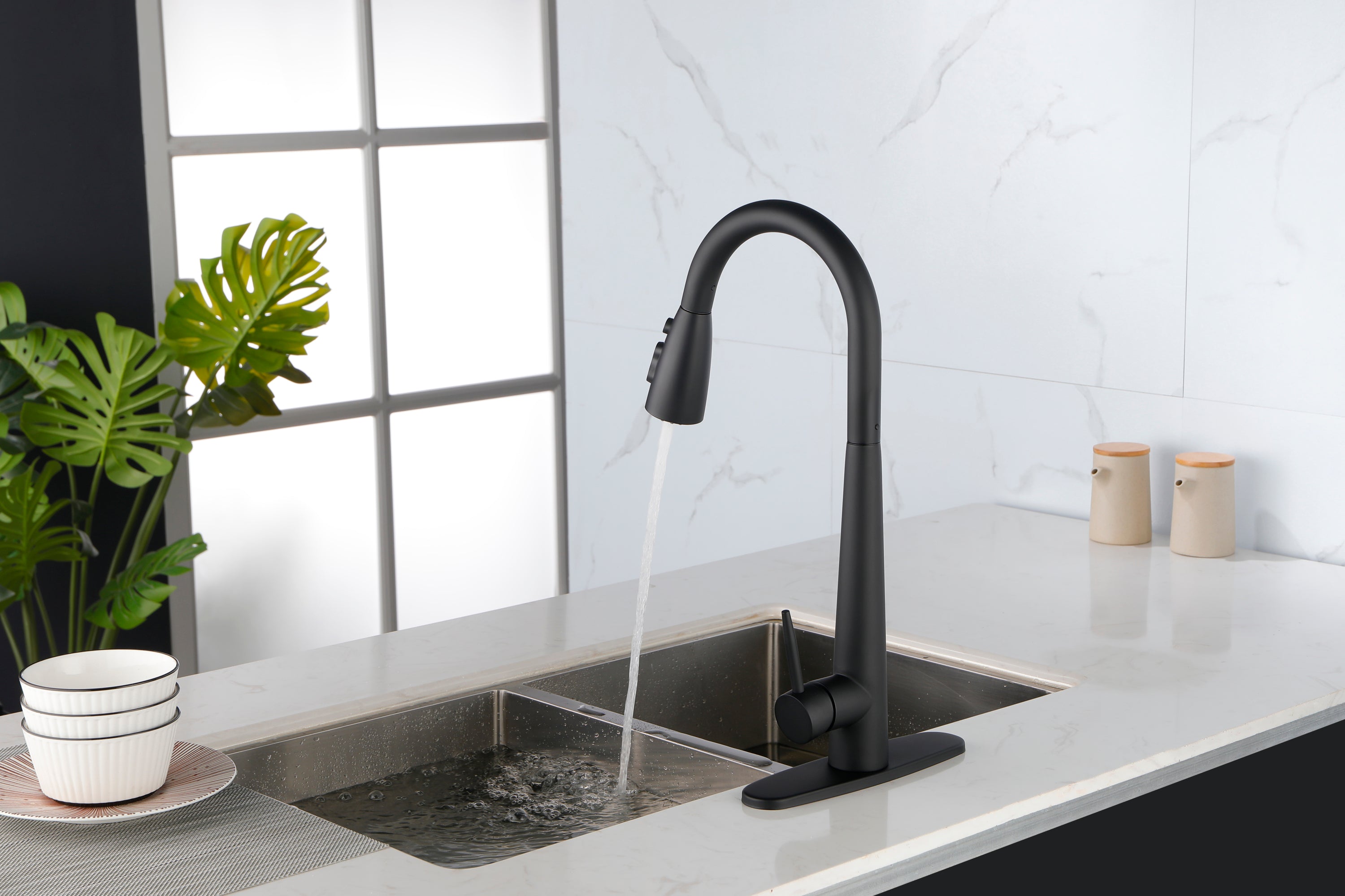 Single Handle Copper Kitchen Faucet - Matte Black