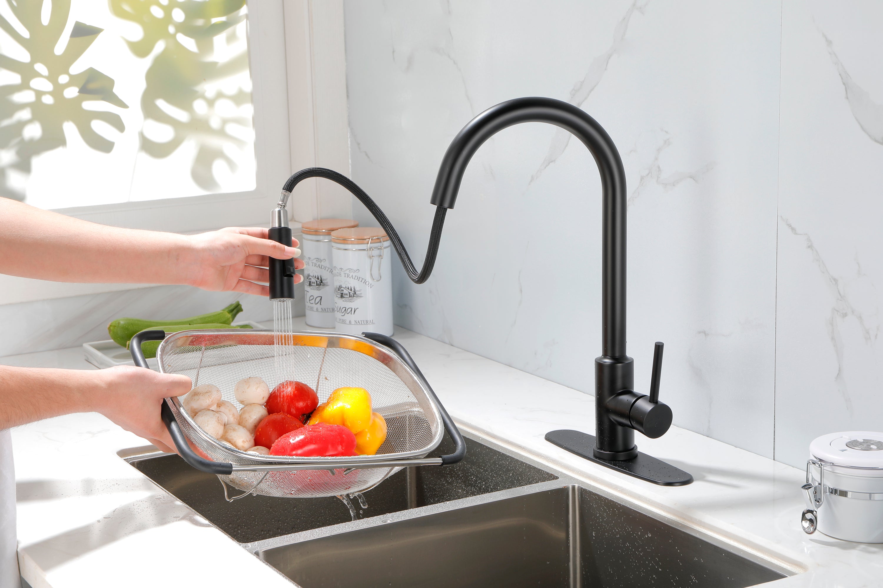 Kitchen Faucet with Pull Down Sprayer - Matt Black