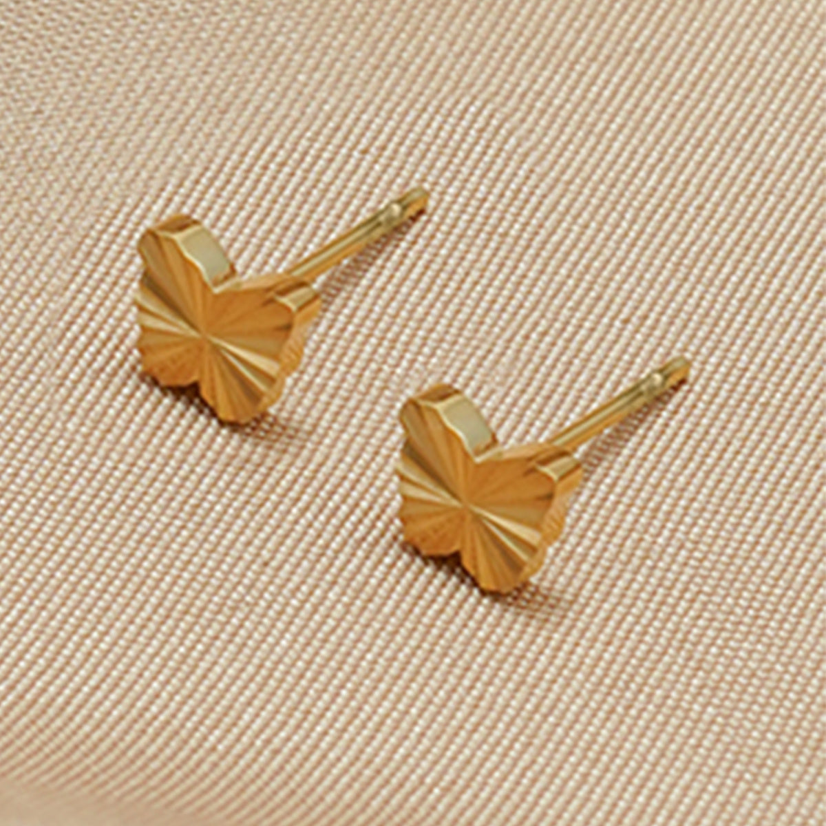 Stainless Steel 18K Gold-Plated Jewelry Set 3D Glass Star Pendant Hypoallergenic Tarnish Free Earrings