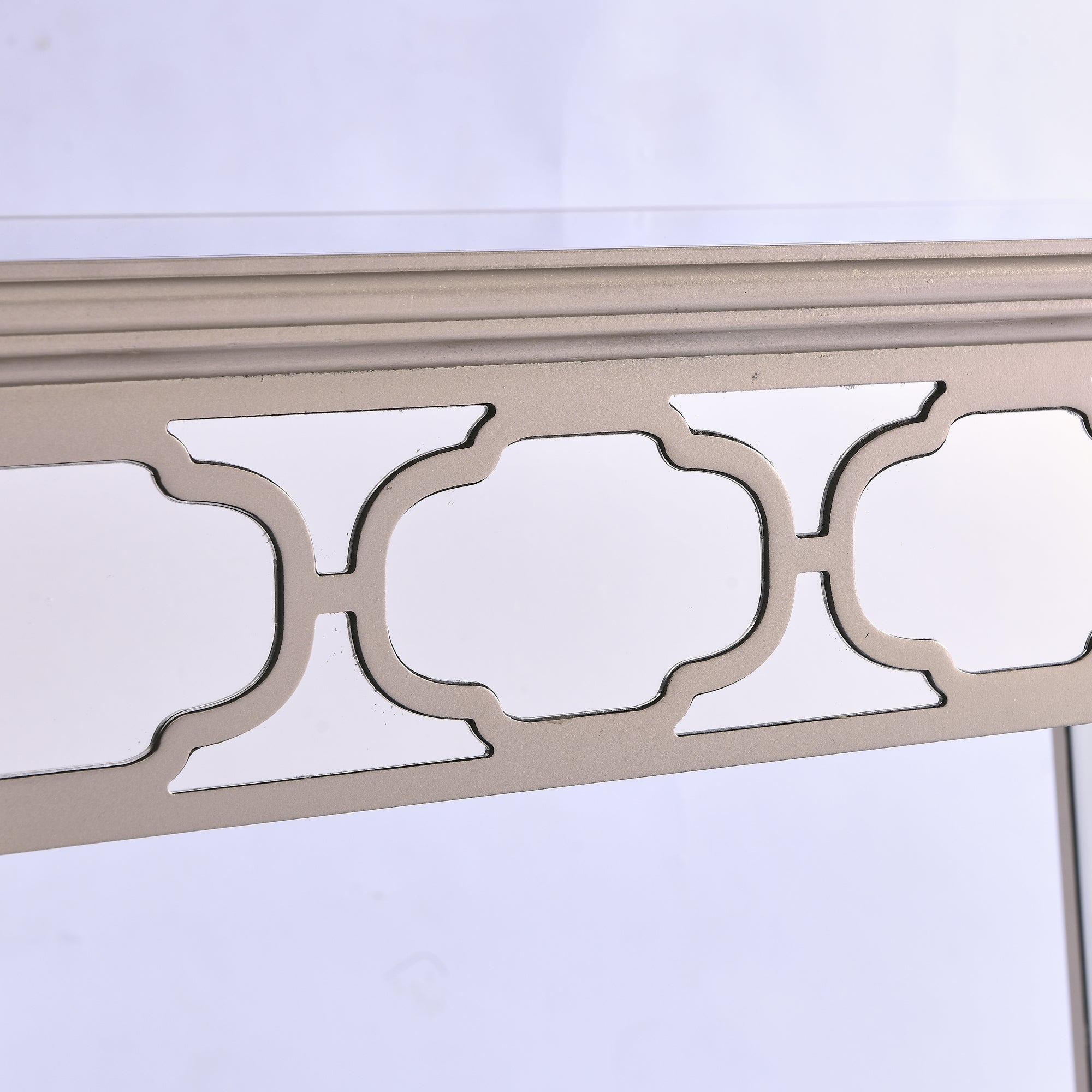 Elegant shiny silver mirror coffee table, cocktail table (39.5 "X 21.5" X 19.5 ")