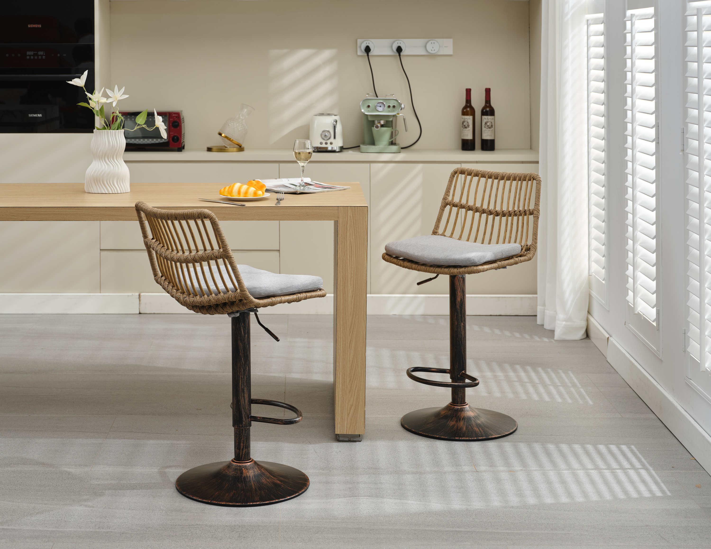 Set of 2 Rattan Bar Stool, 360 Swivel Bar Chair, Counter Height Chair with Footrest - Grey