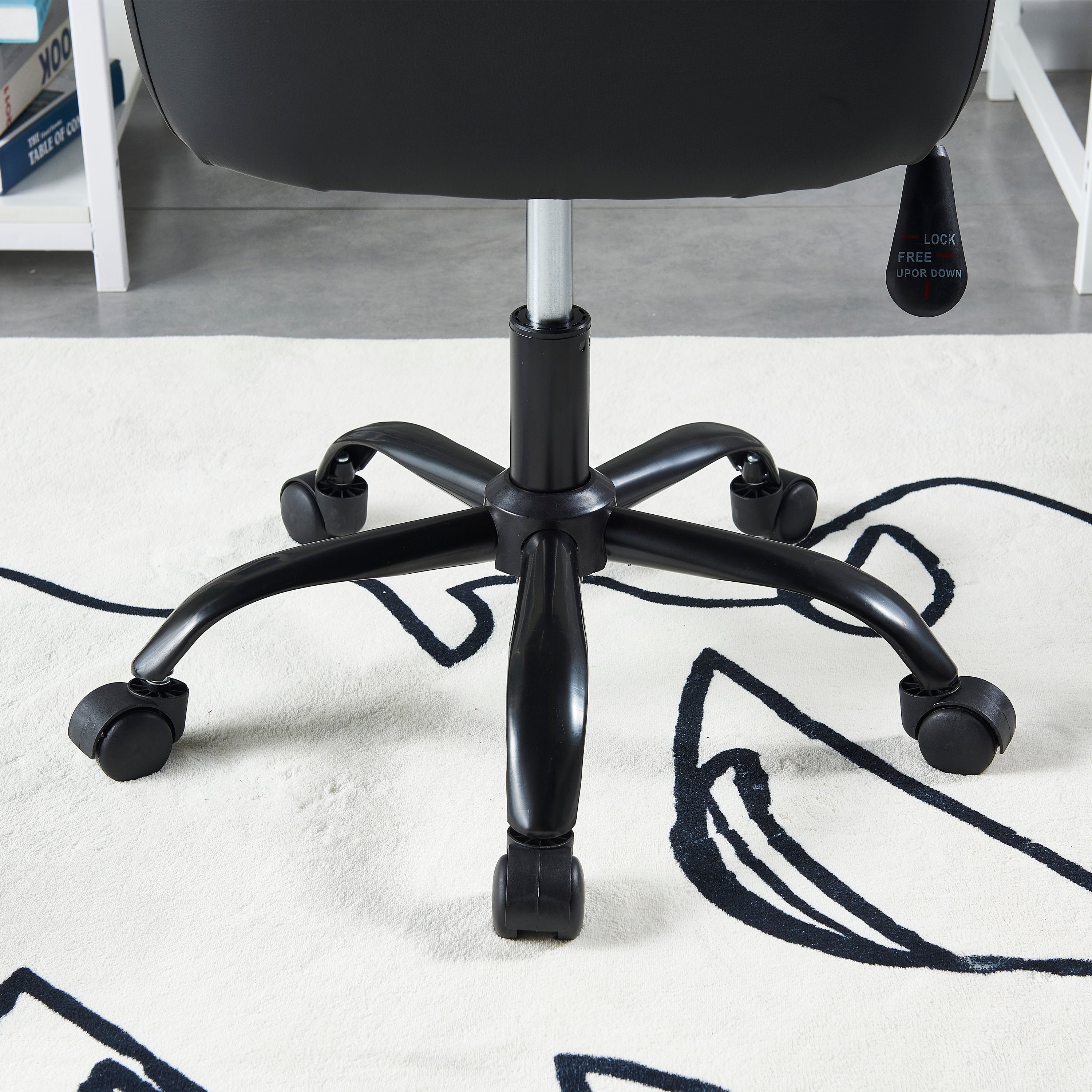 Contemporary PU Leather Adjustable Office Desk Chair - Black