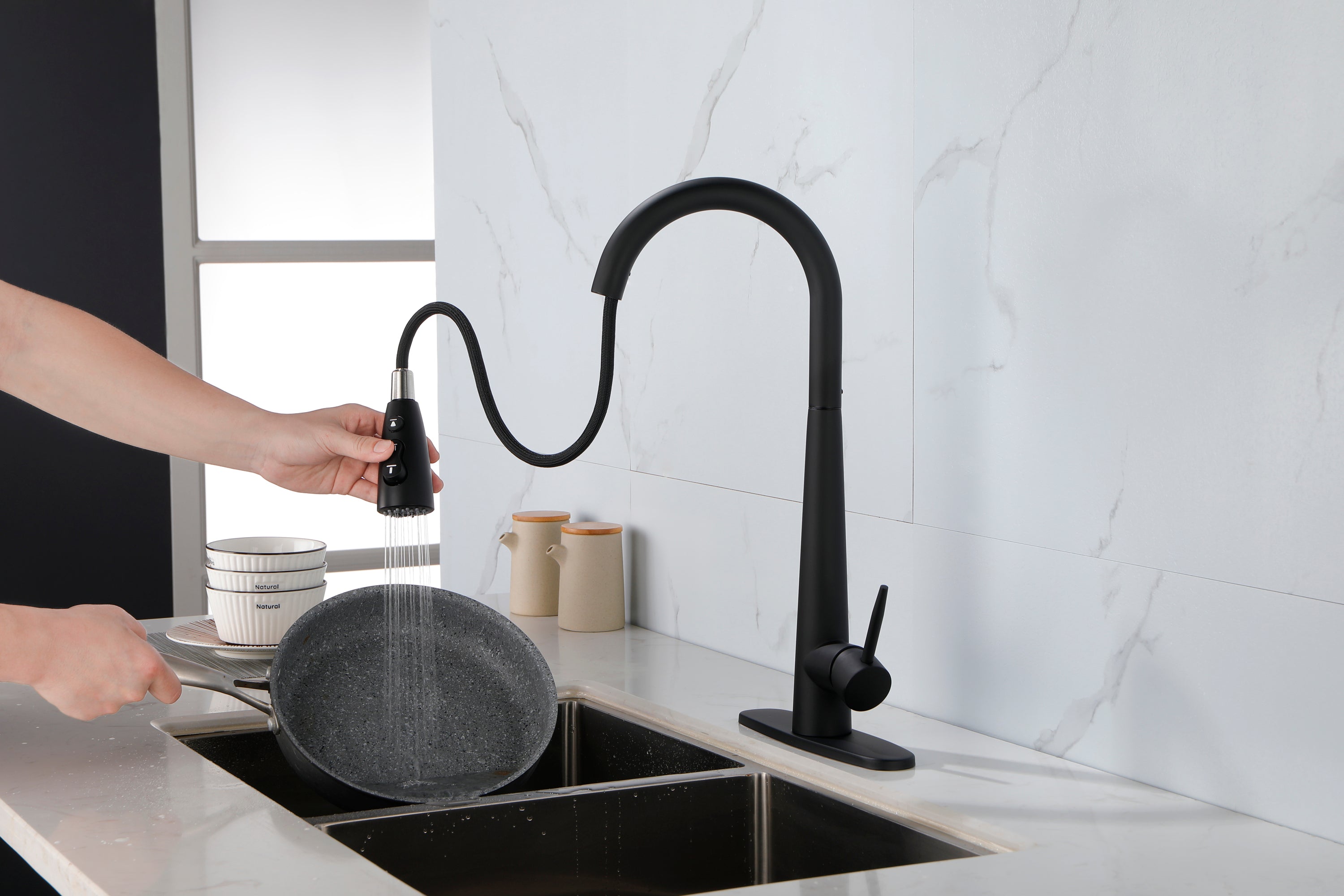 Single Handle Copper Kitchen Faucet - Matte Black