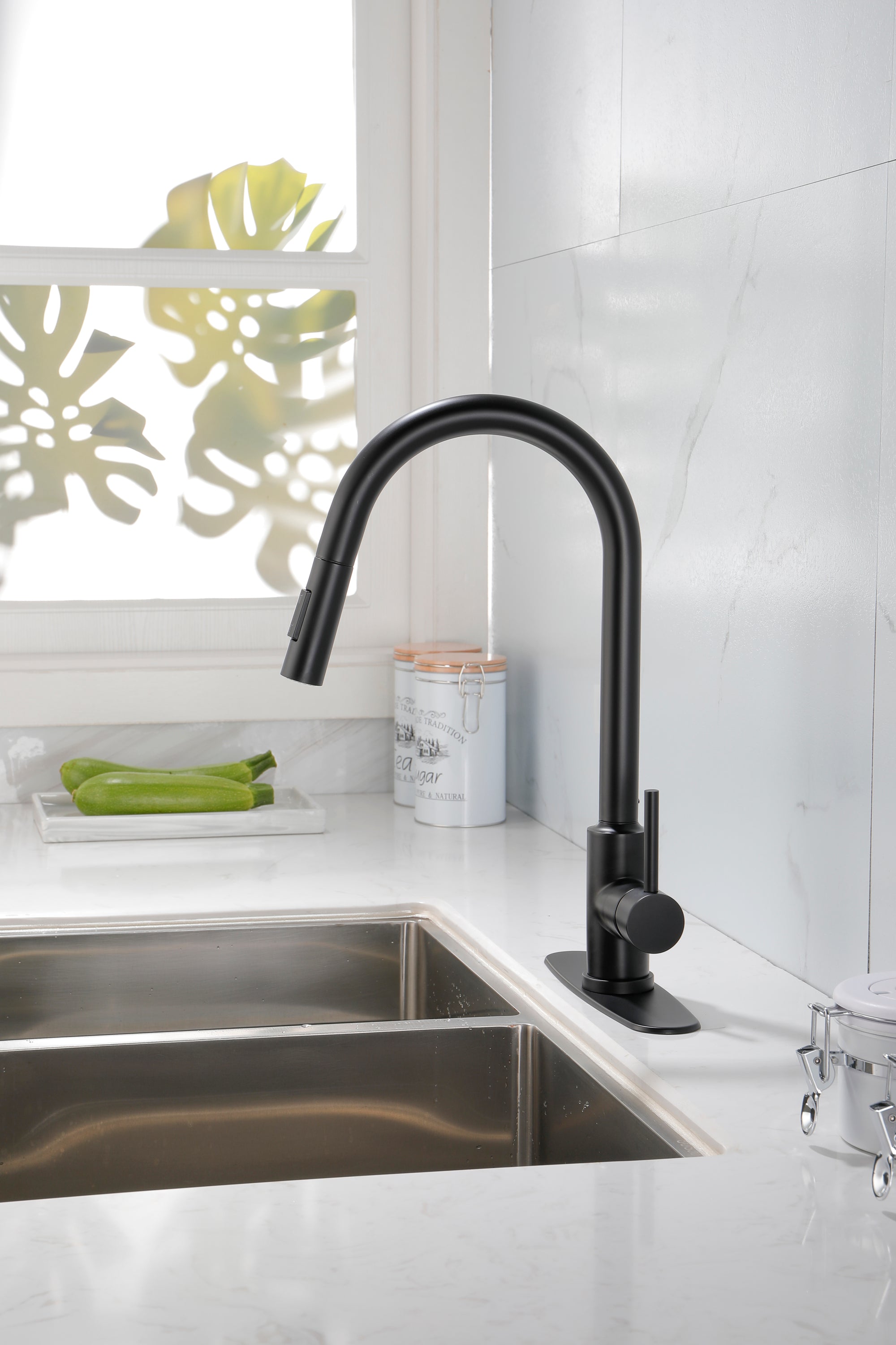 Kitchen Faucet with Pull Down Sprayer - Matt Black