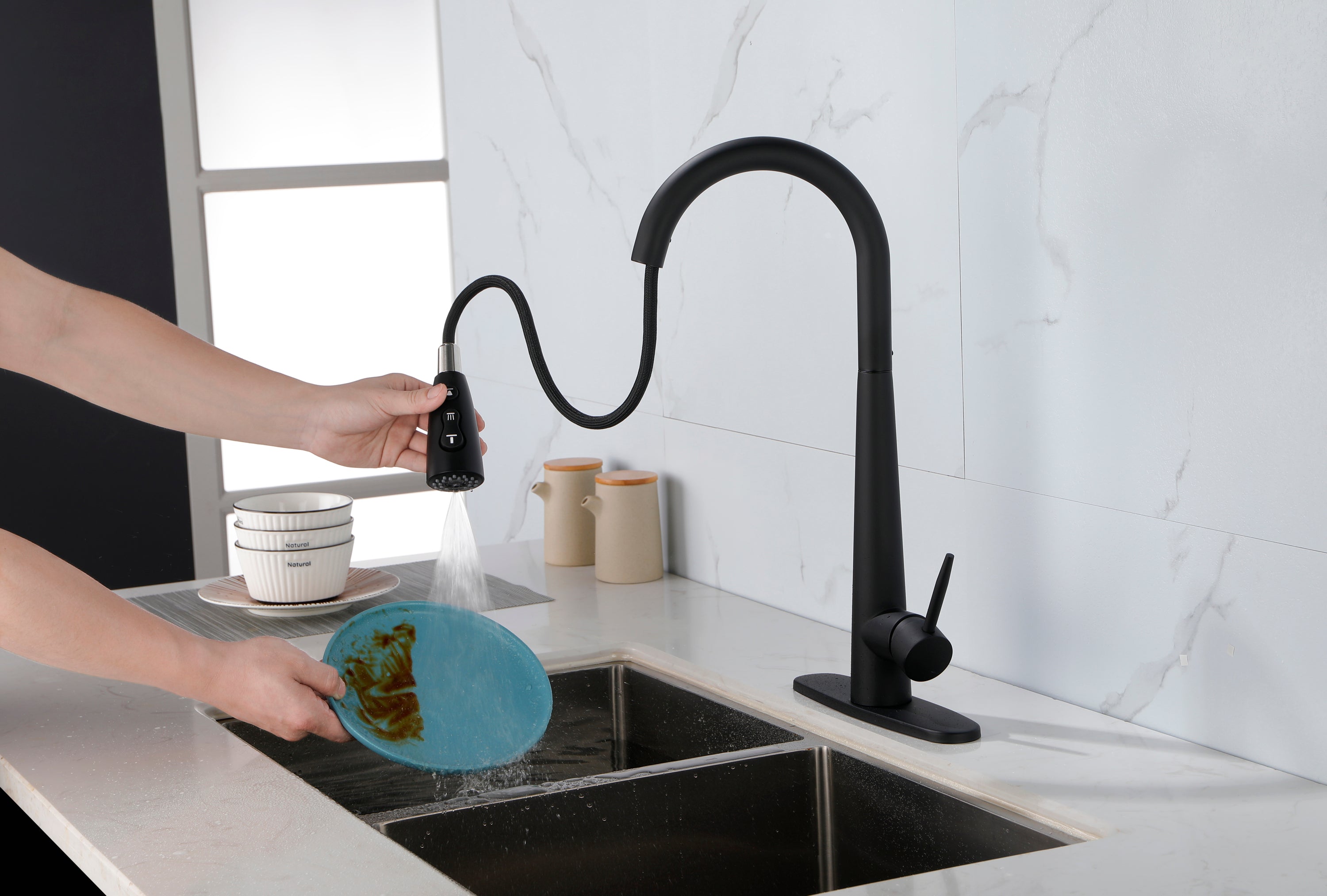 Single Handle Copper Kitchen Faucet - Matte Black