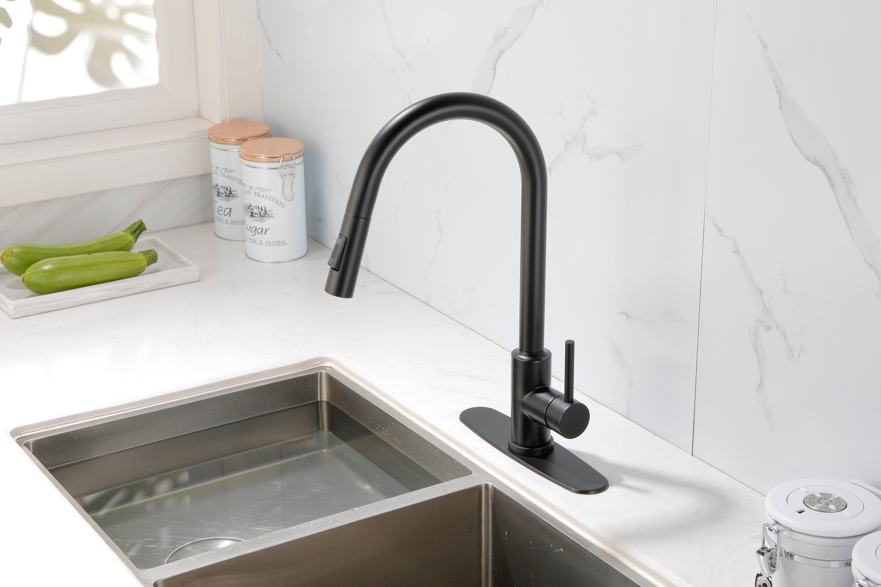 Kitchen Faucet with Pull Down Sprayer - Matt Black