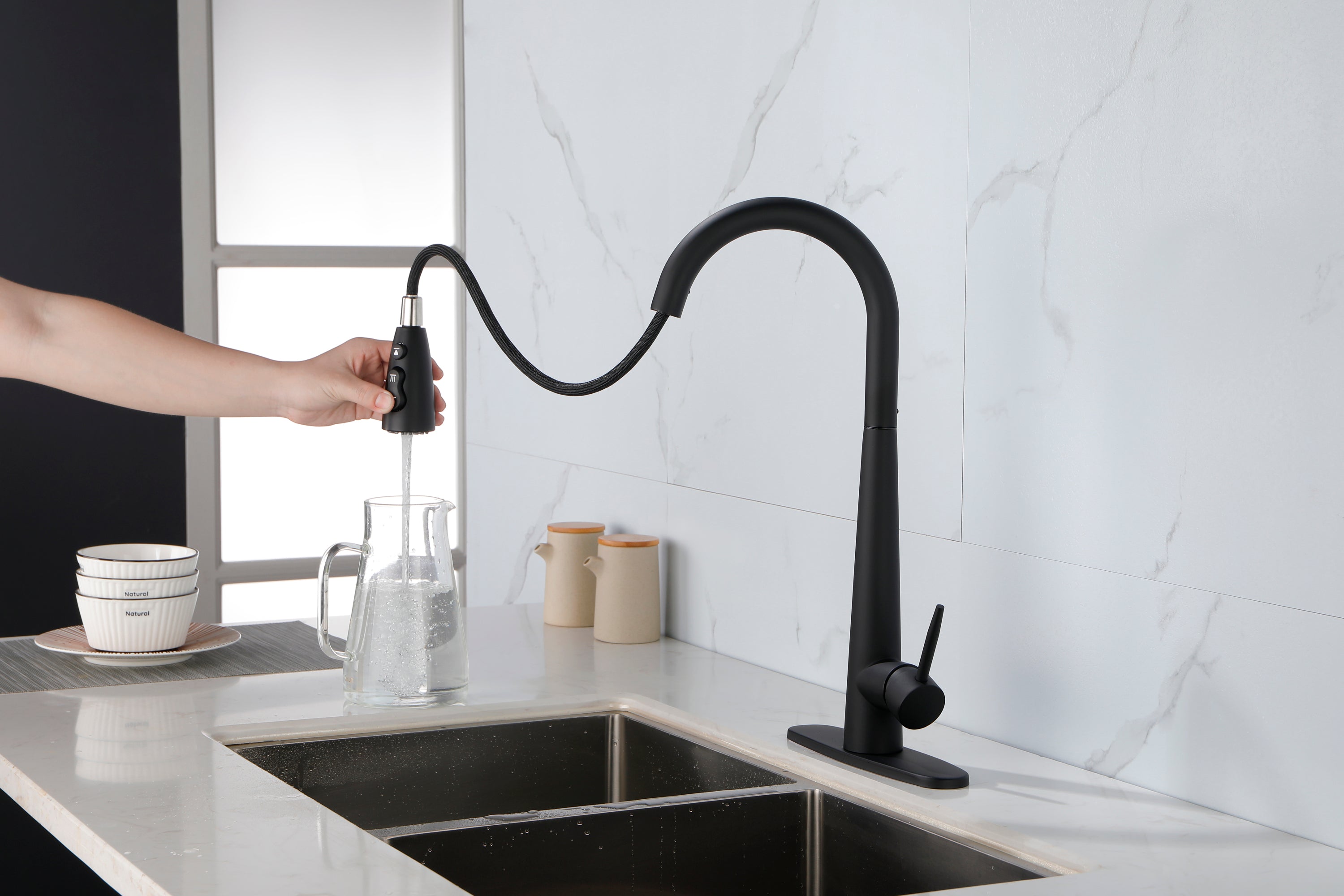 Single Handle Copper Kitchen Faucet - Matte Black