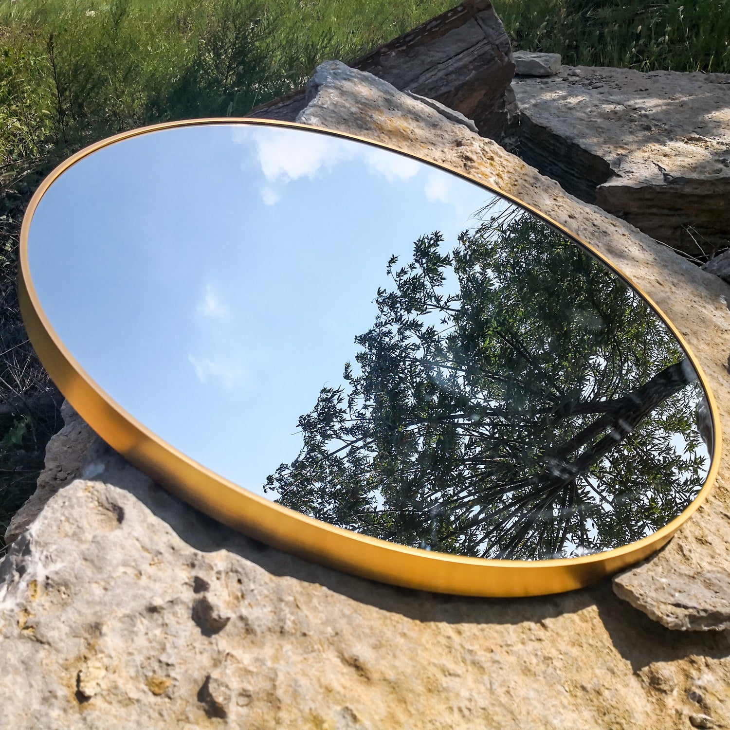 MAICOSY 27.5" Large Gold Round Wall Mounted Mirror Vanity Bedroom Bathroom Decor