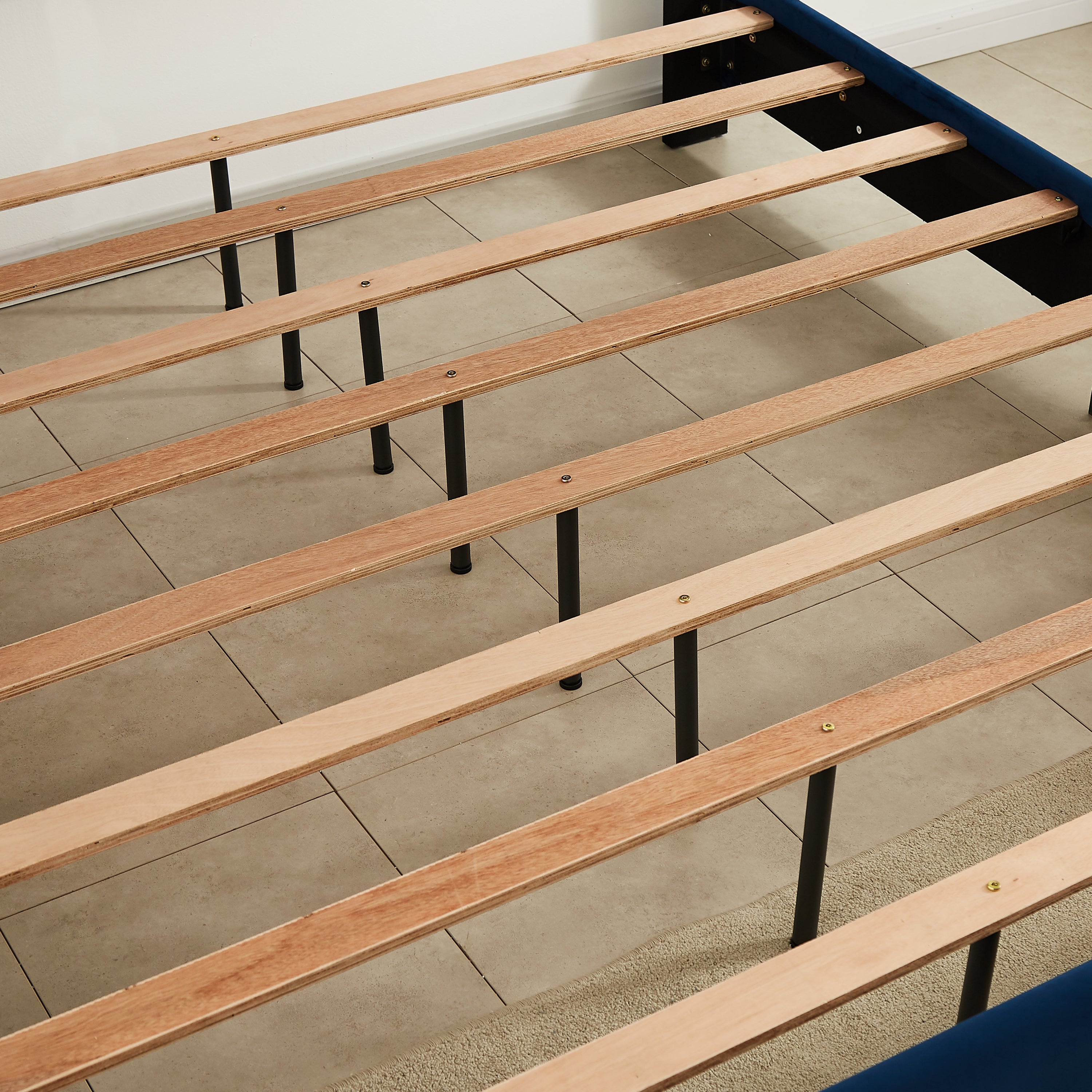 King Bed + 2 Nightstands - Gray