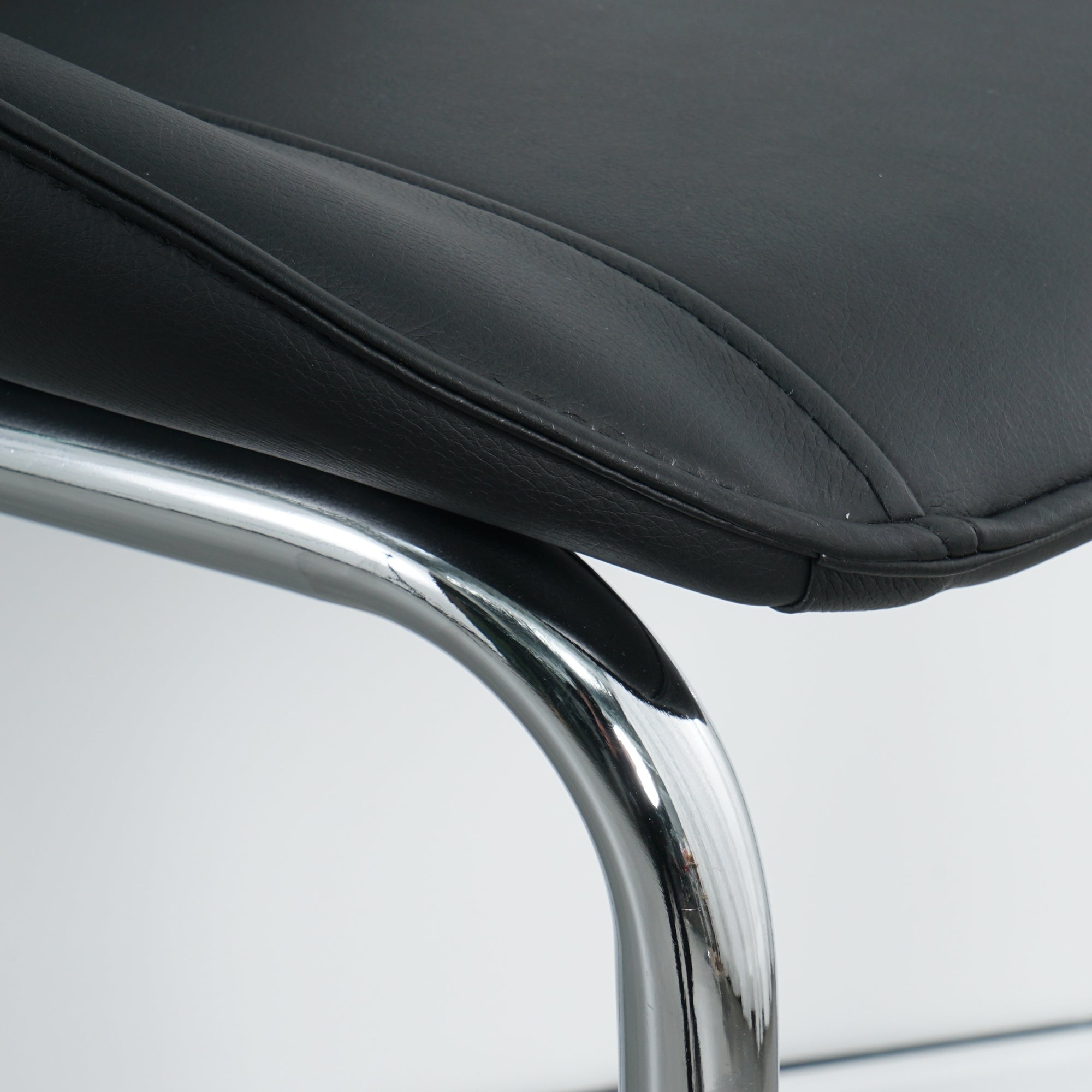 Modern Design Bar Chair with Metal Legs (Set of 4) - Black