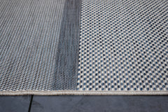 Pyramids White, Denim Blue / Outdoor Polypropylene Area Rug 8x10