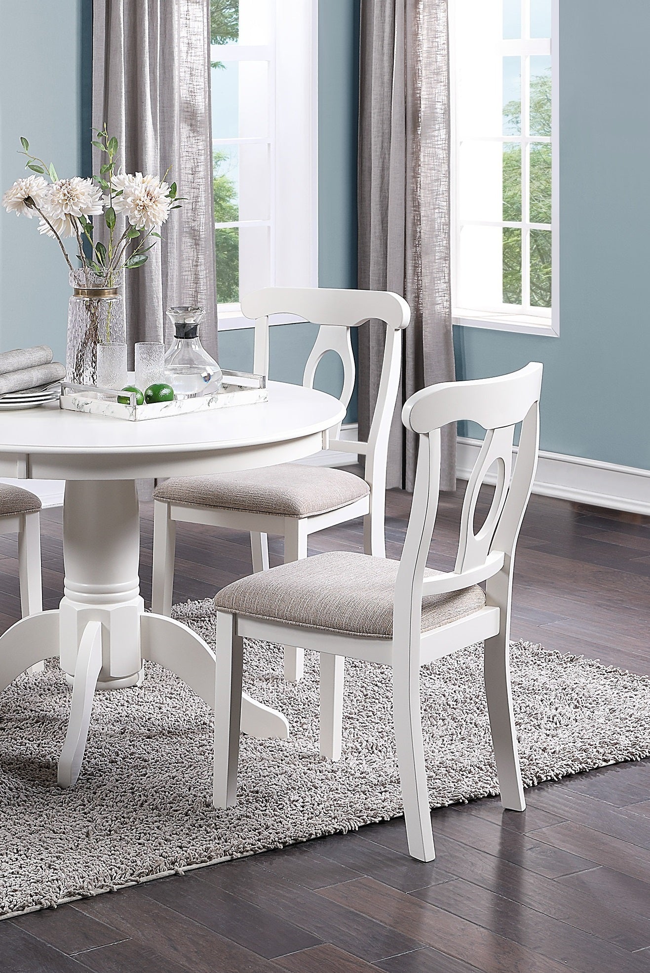 Classic Design Dining Room Set