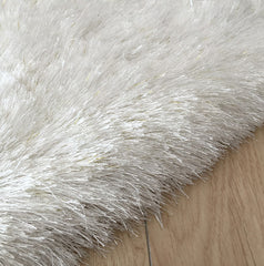 "Fancy Shaggy" Hand Tufted Area Rug 60''x 84''- White