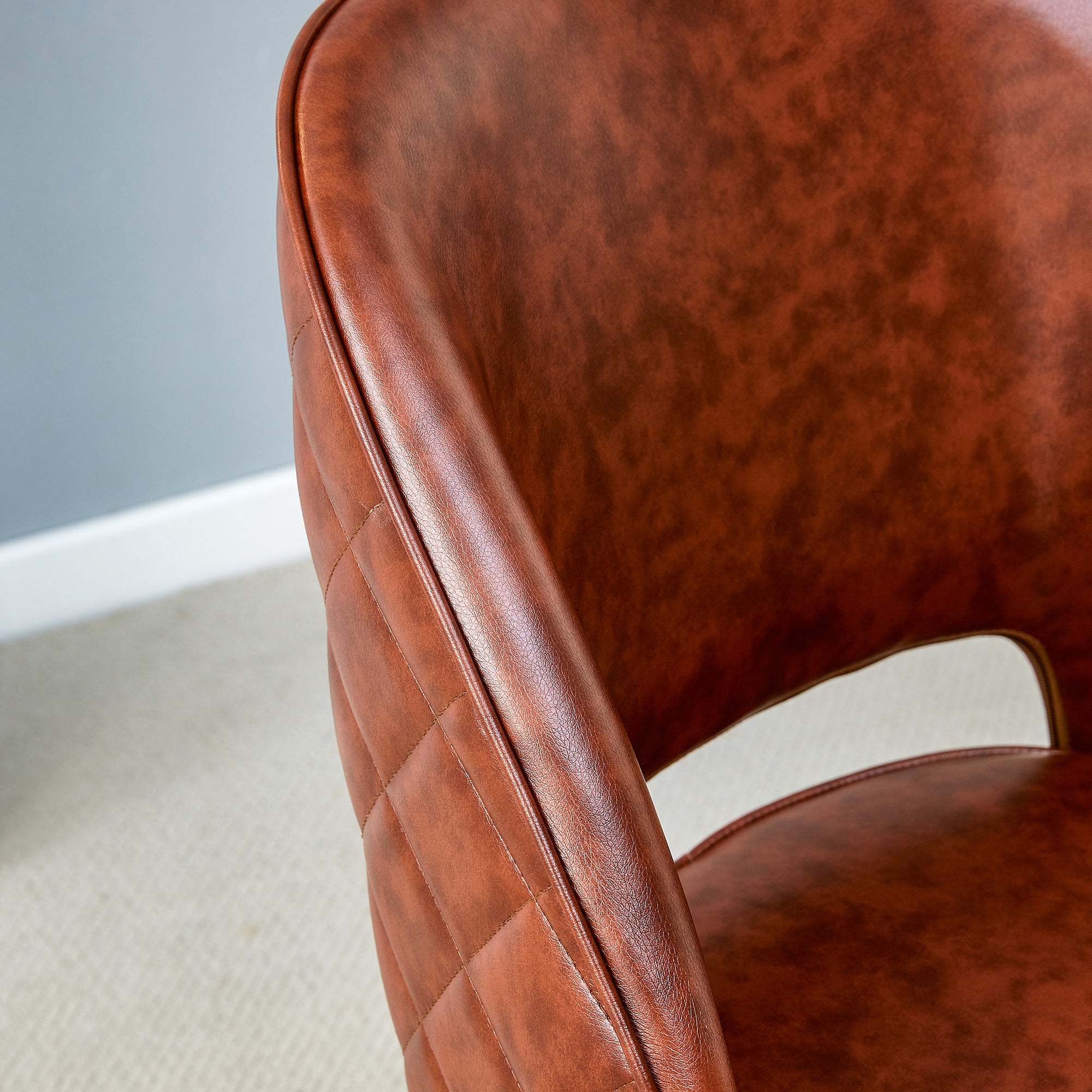 Modern Home PU Office Chair Adjustable 360 ° - Brown